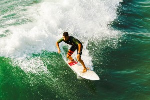 九游娱乐APP-哈兰德再创欧冠历史新纪录，曼城豪取三连胜，哈兰德代表两支球队参加欧冠