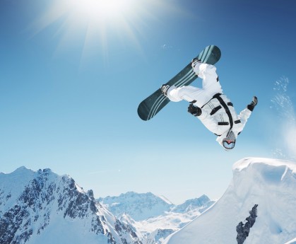 九游游戏-后防分析：防守端失误原因剖析与提升方案建议，后场防守